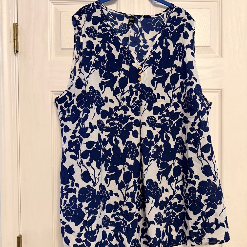 Emery Rose Blue and White Floral Top 5XL